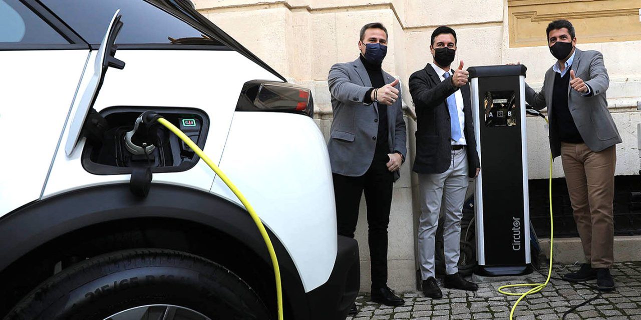 La Diputación instala  puntos de recarga para vehículos eléctricos en poblaciones de L’Alcoià i El Comtat