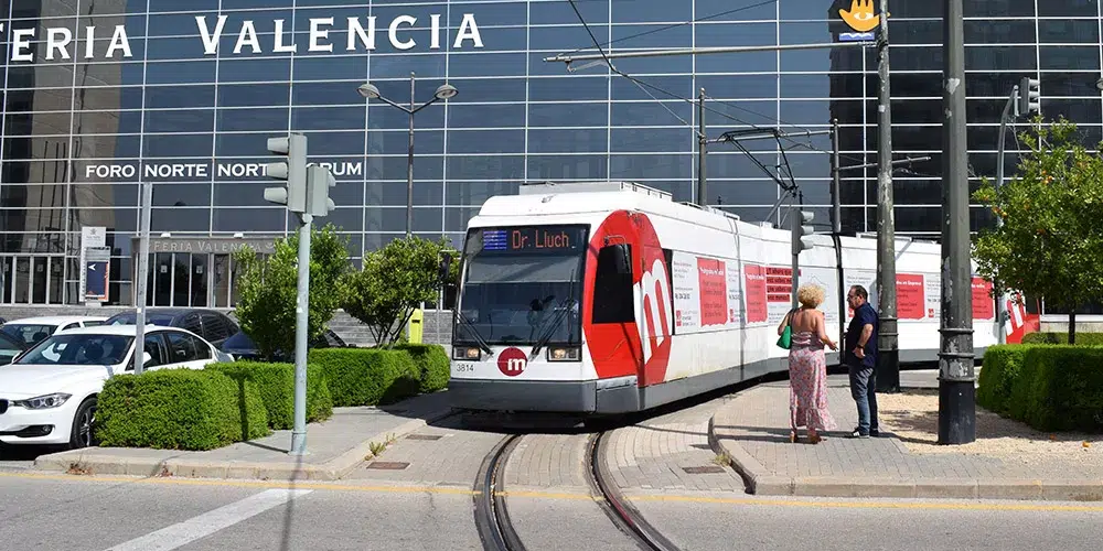 Hábitat y Home Textiles Premium | Infraestructuras facilita el transporte en tranvía a Feria Valencia