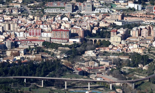 OPINIÓN | Alcoy necesita despertar: una ciudad sin oportunidades no tiene futuro (Belén Mataix)